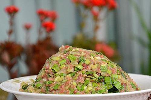  p>西瓜皮饺子馅是一道以西瓜为主要食材制作的美食. /p>