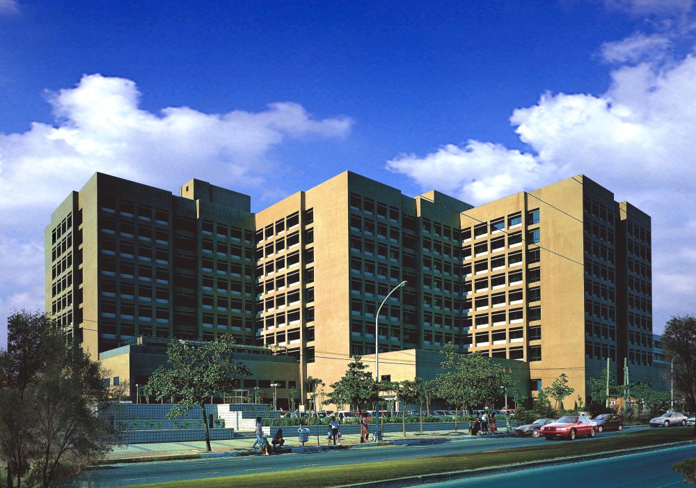  p>高雄医学大学(kaohsiung medical university)源自1954年创校的"