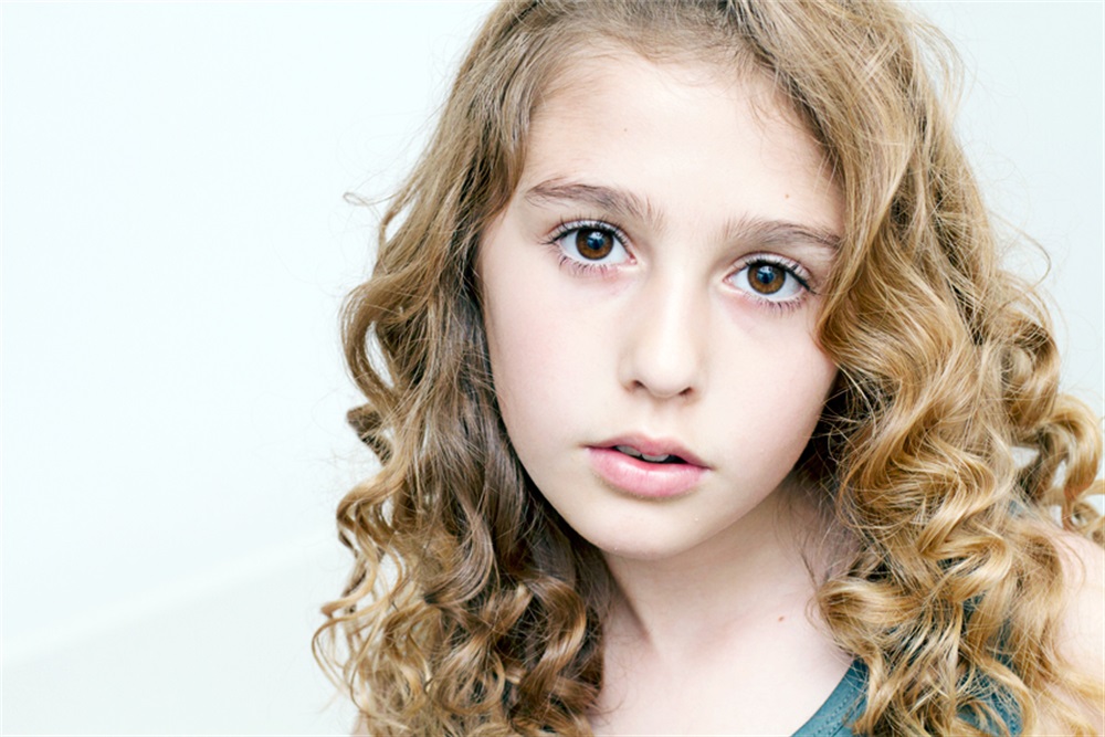  p>玛龙·莱瓦纳,童星,2004年4月1日出生于法国,代表作《 a target="