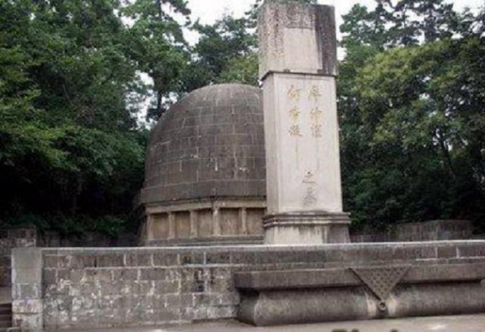 廖仲恺(1877年4月23日—1925年8月20日),男,汉族,原名恩煦,又名夷
