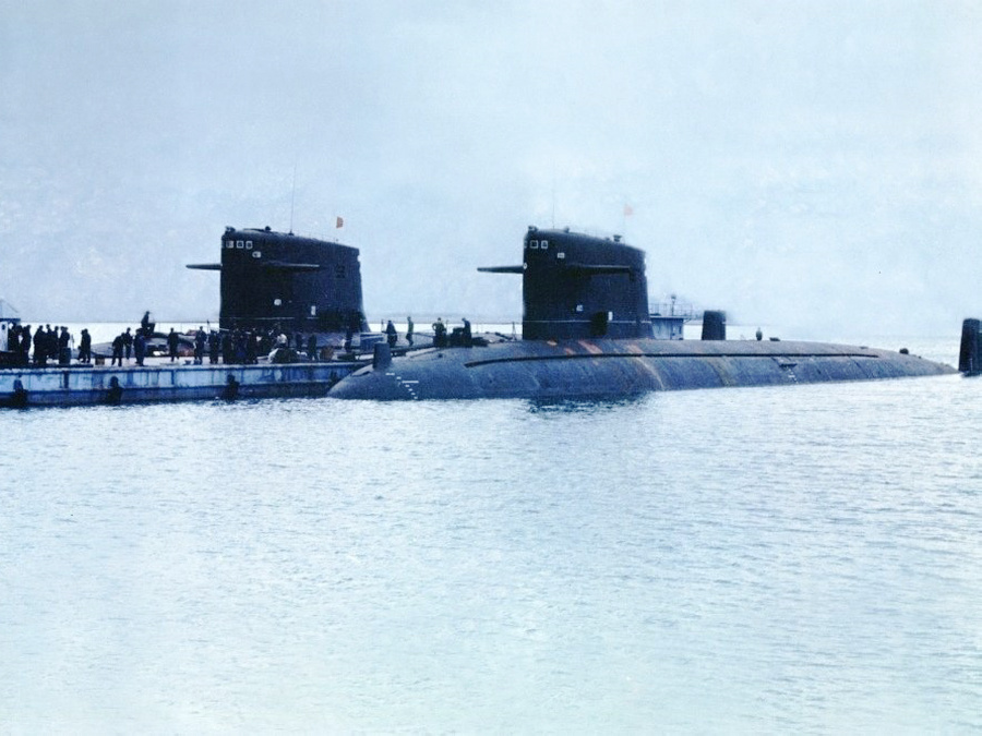 译文:汉级核潜艇)是20世纪50～60年代中国研制建造的第一代核动力攻击