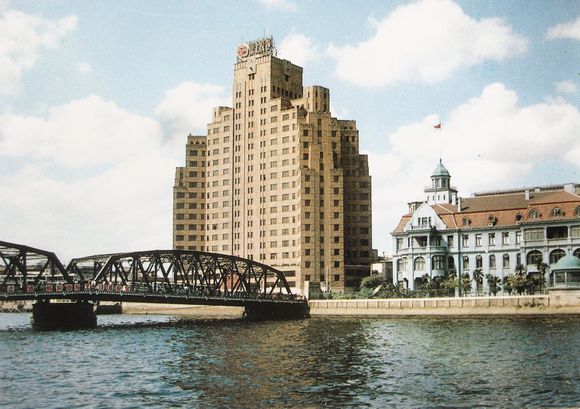  p>百老汇大厦(broadway mansions),位于 a target="_blank" href="