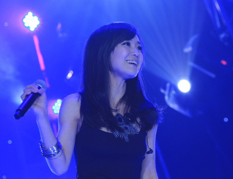  p>云朵,原名谢春芳,羌族,1987年2月7日出生于四川省阿坝藏族羌族自治