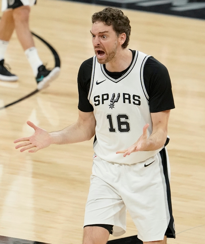  p>保罗·加索尔(pau gasol),简称 b>大加索尔 /b>,1980年7月6日出生