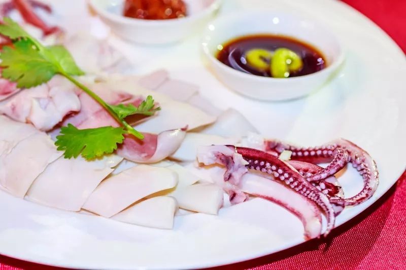 家常菜,所用材料为鲜 a target="_blank" href="/item/鱿鱼">鱿鱼 /a>