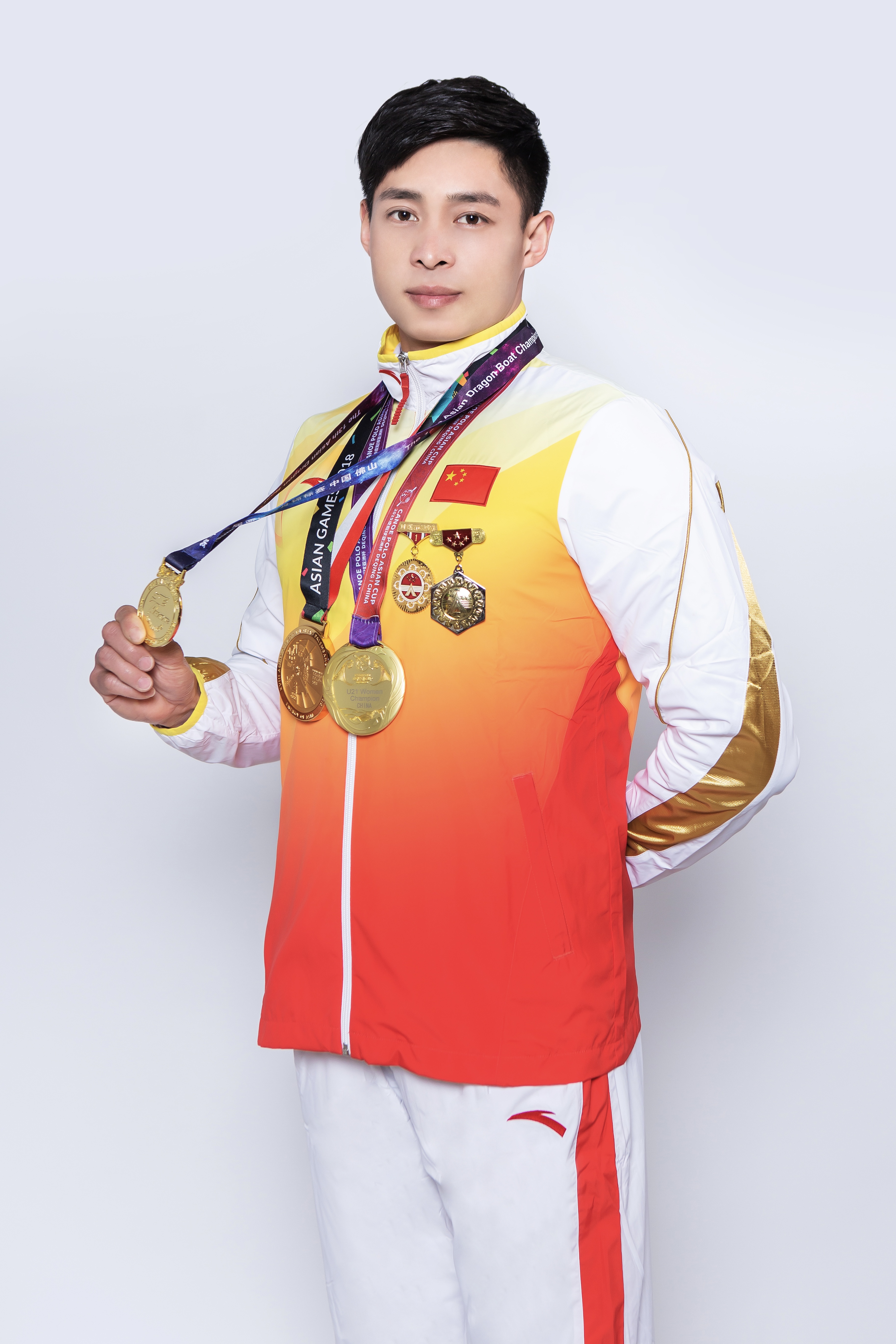  p data-id="gnvicvafp6">曾德林,中国男子龙舟运动员亚运会冠军.