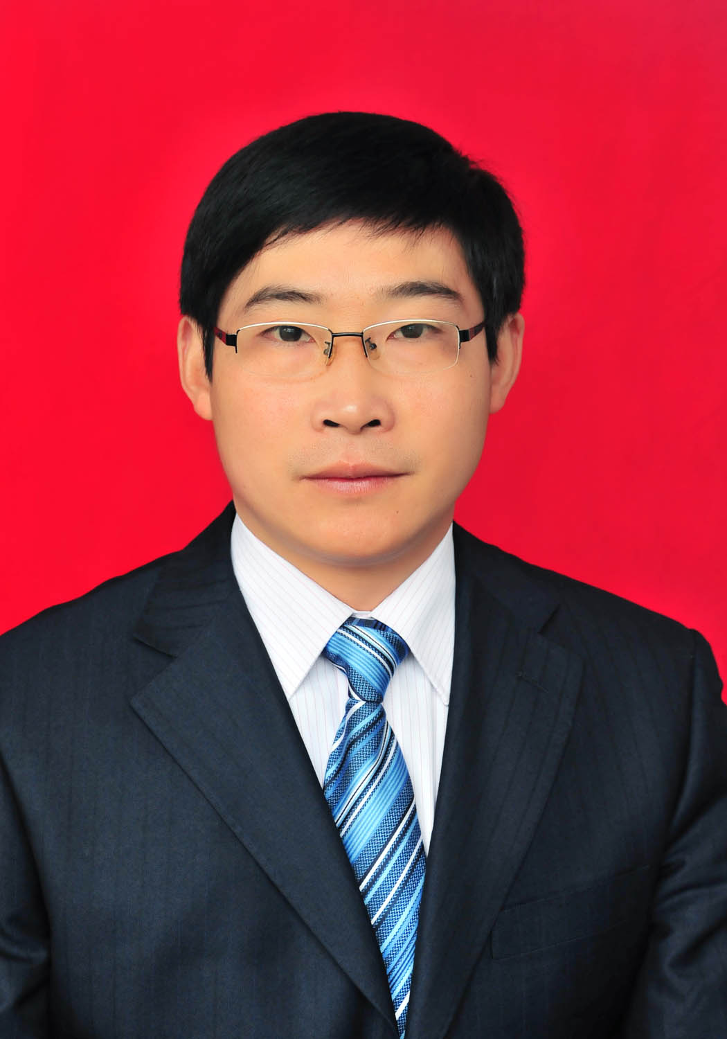  p>左自文,现任陕西省西安市雁塔区教育局党委委员,副局长. /p>
