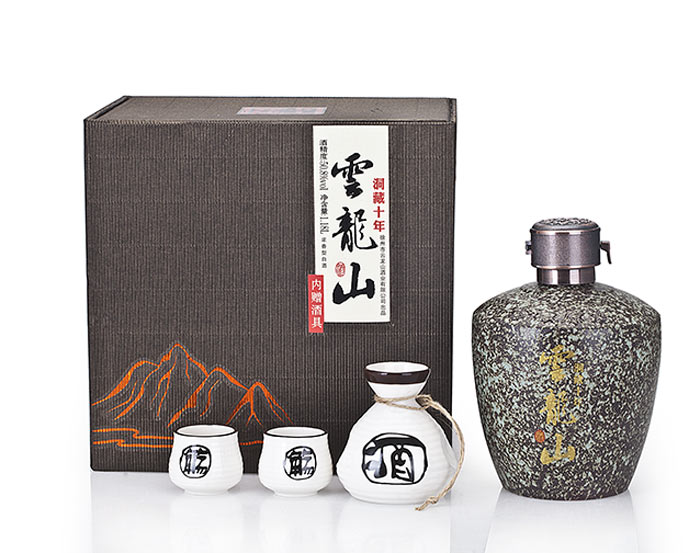 位于江苏省徐州市,是一家酒类专营的民营企业,专注于云龙山酒的生产