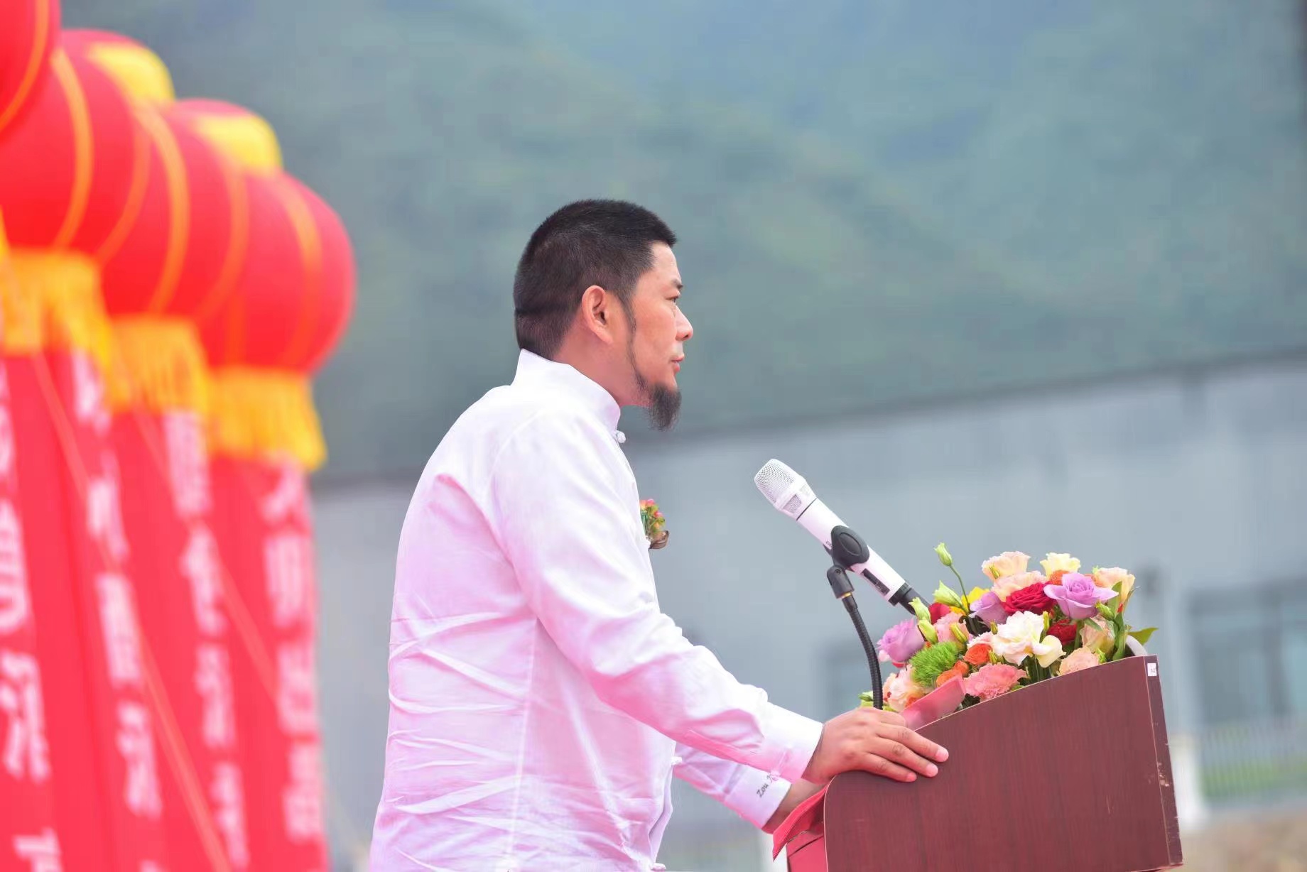  p data-id="go05o1b8a9">邹记福,男,生于19