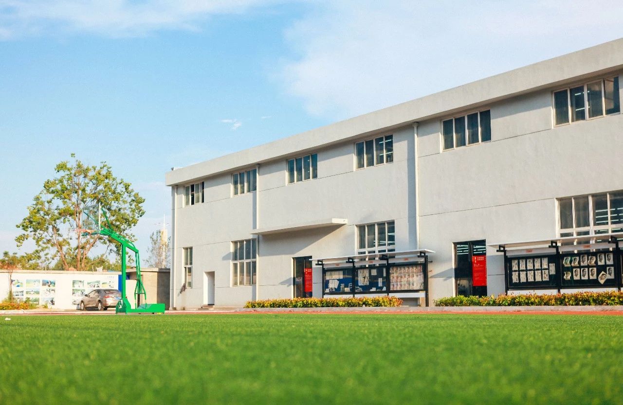 vng31m">杭州白塔岭画室是经相关部门审批,经正式注册的美术培训机构