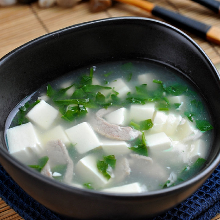 荠菜豆腐煲
