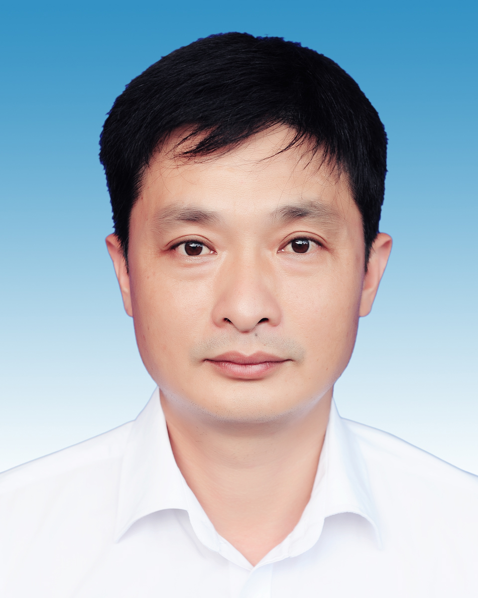  /p> p data-id="si8g0zcjhu8m">现任长汀县纪委常委(正科长级),长