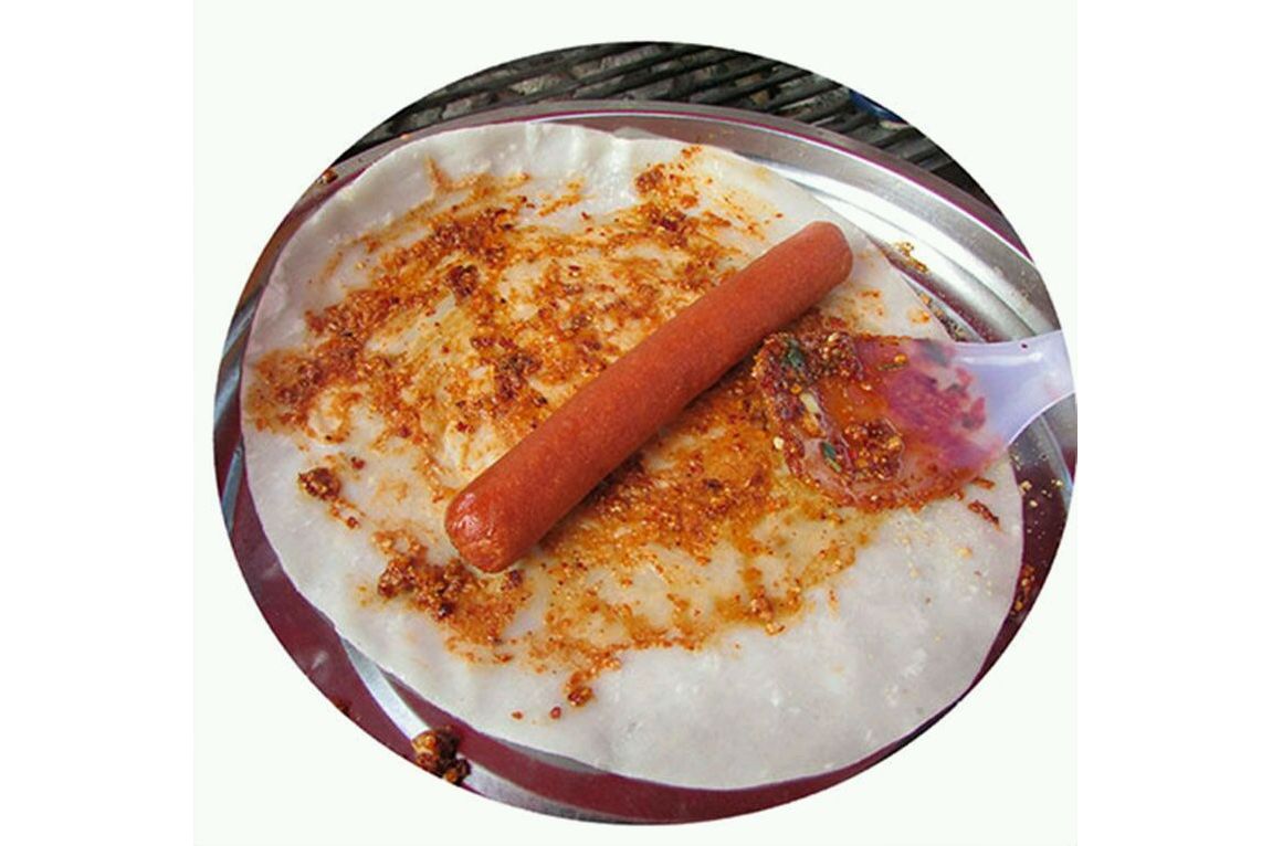  p>华宁饵块是一道美食,制作原料是油辣子, a target="_blank" href="