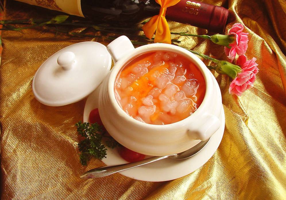 冰糖雪蛤炖秋梨