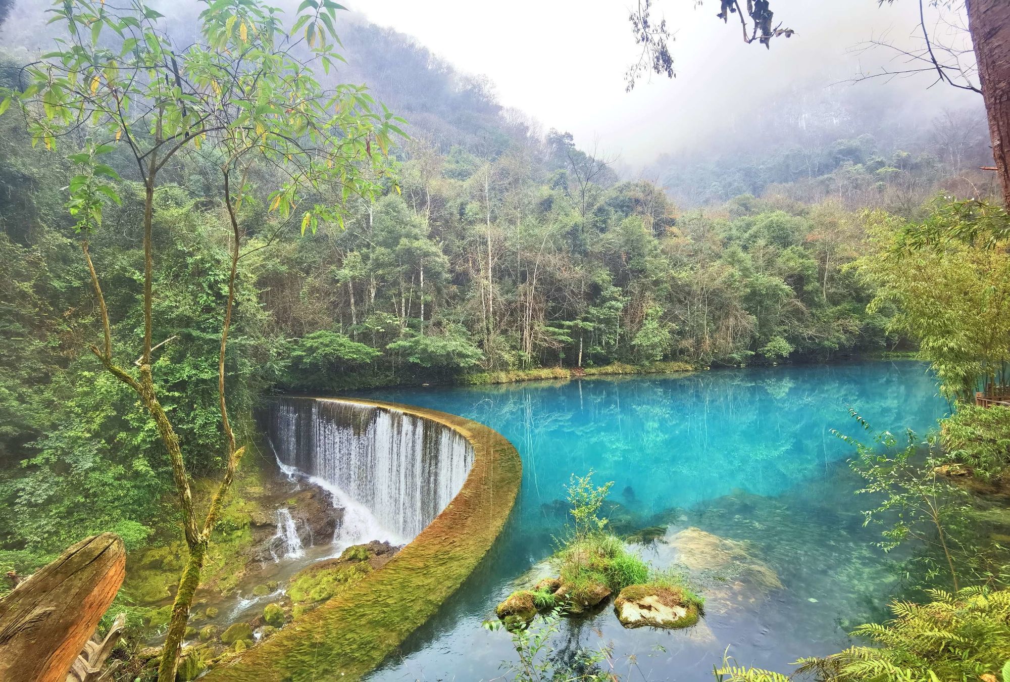 卧龙潭峡谷位于十里画廊末端,属 a target="_blank" href="/item/金