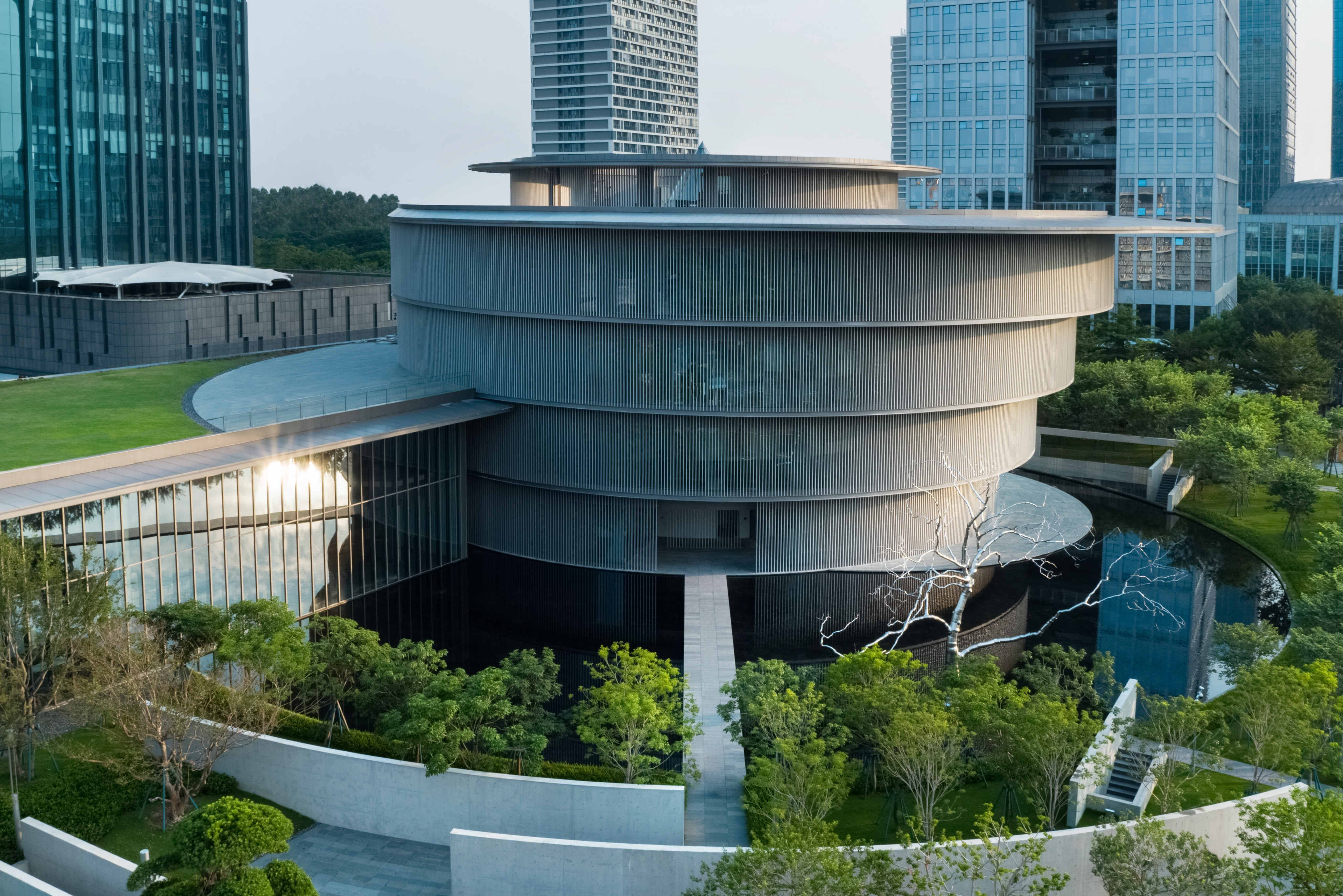  p data-id="gncntcwdd1">和美术馆(hem)位于广东省佛山市 a target="