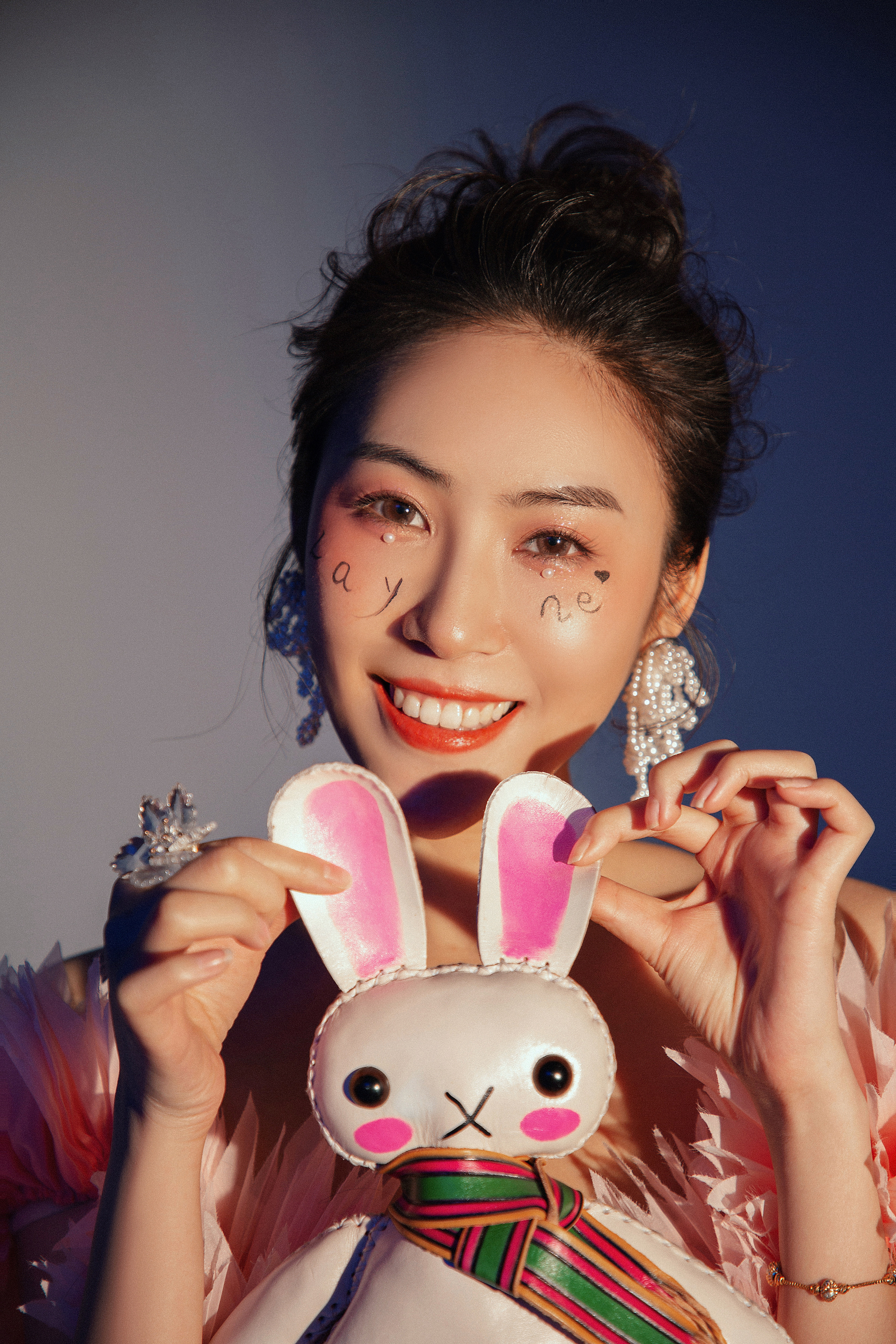  p>雷诗情,艺名:雷茜(lei xi),1994年3月2日出生于湖南, a target="