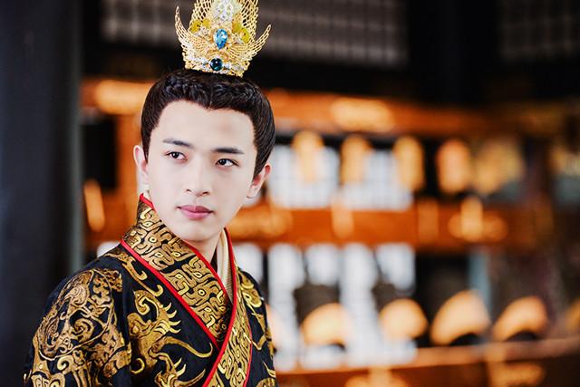  p data-id="gnyxqtgh62">黄德毅(francis),1996年2月2日出生于香港