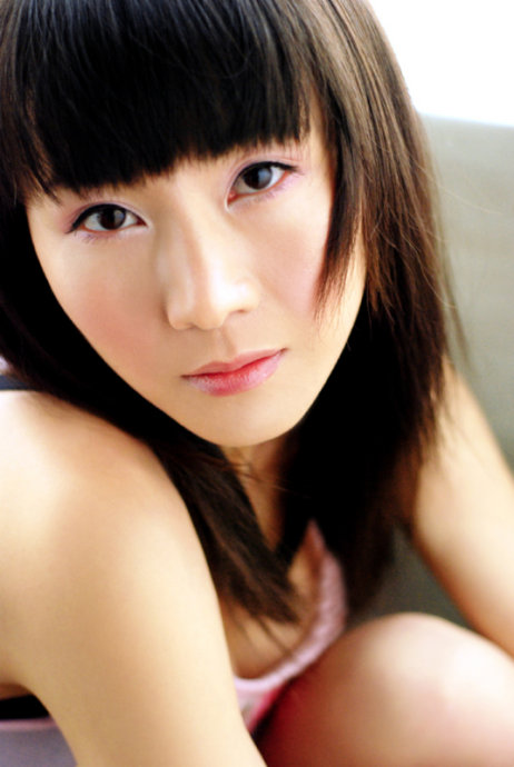  p>张宝雯,1985年7月2日出生于重庆市,中国内地女演员.