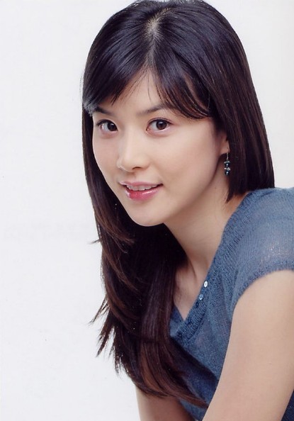  p>李宝英(         ),1979年1月12日出生于首尔,韩国女演员.