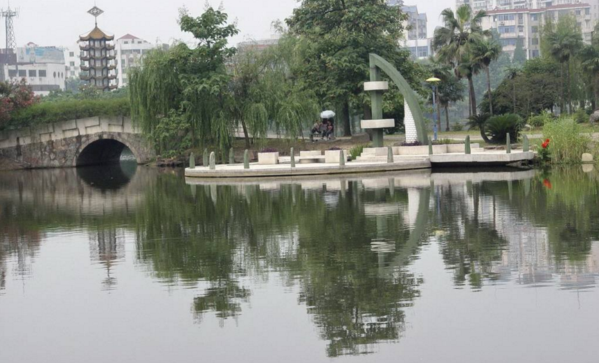  p data-id="gnba4arnoh">滨湖公园位于湖南省常德市武陵区朗州路