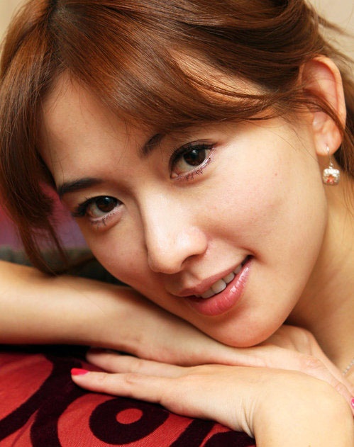  p>林志玲(lin chi-ling),1974年11月29日出生于台湾省台北市,华语