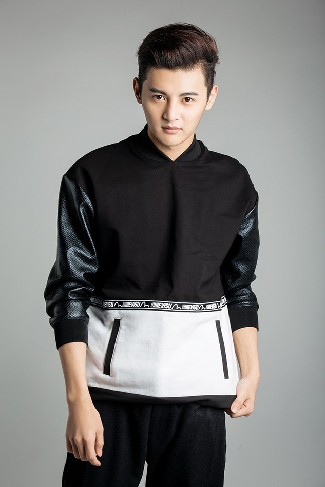  p data-id="gnwnna8msz">周骏超,11月21日出生于上海市,中国内地男