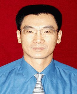  p>杜泉,安徽省颍上一中特级教师,曾多次论文获奖, /p>