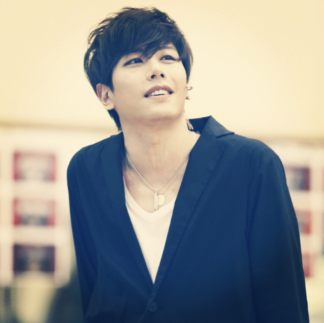  p>朴孝信(park hyo shin),韩国著名男歌手.