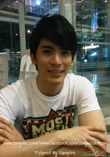  p>颂恩·宋帕山(son),1988年11月12日出生于泰国曼谷,泰国男演员