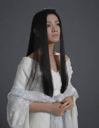  p>胡可,1975年12月1日出生于浙江省嘉兴市,中国内地女演员,主持人.