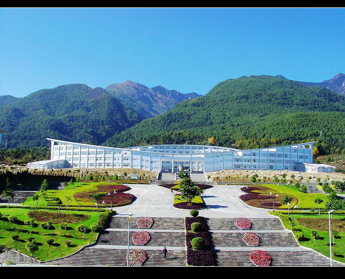  p>大理大学(dali university),简称"理大",坐落于云南 a target="