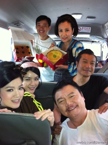 (fun with liza and gods)是香港tvb2010年推出的娱乐综艺秀,它由 a