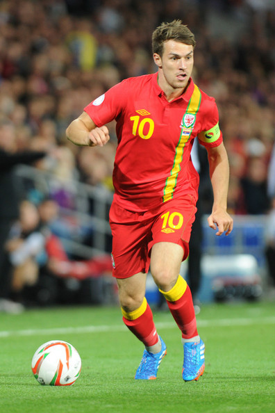 aaron ramsey),1990年12月26日出生于威尔士卡尔菲利,英国威尔士足球