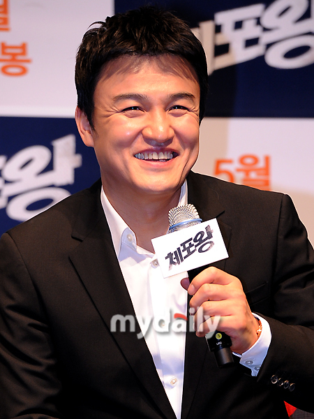  p>朴重勋(朝鲜语:         ,1966年3月22日-),韩国男演员,毕业于 a