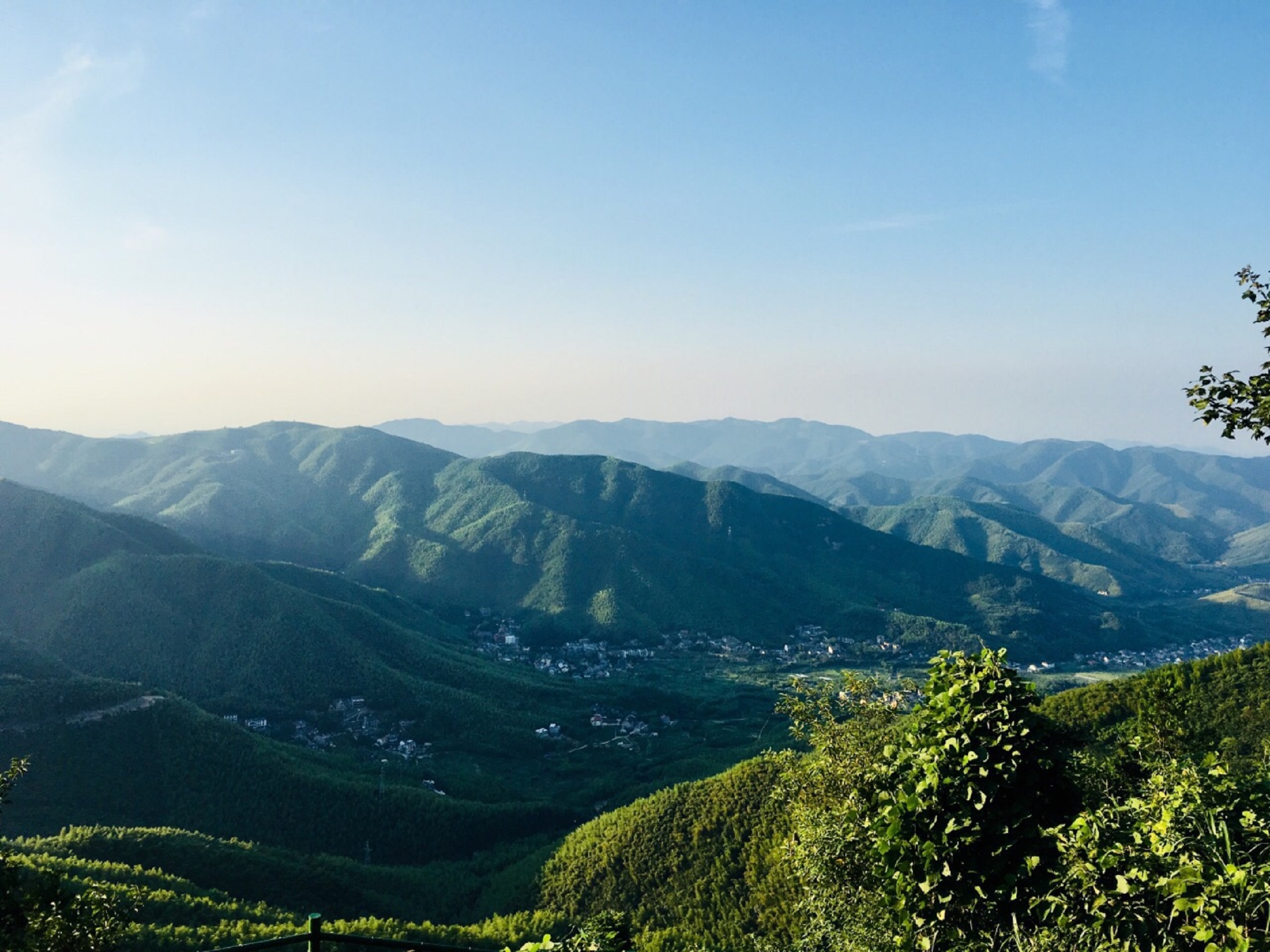  p>莫干山风景名胜区位于浙江省湖州市 a target="_blank" href="