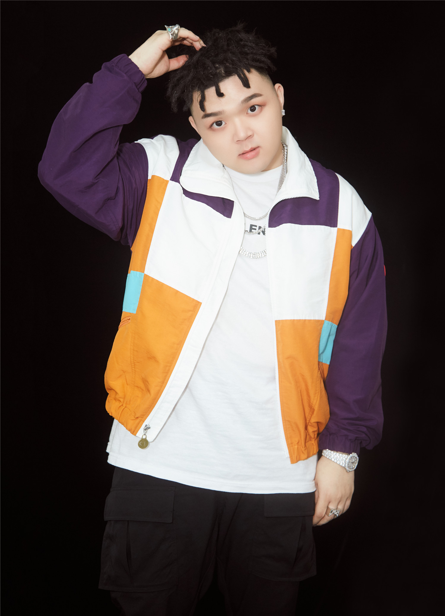  p>艾福杰尼(after journey),本名陈嘉申,1992年3月26日出生于新疆