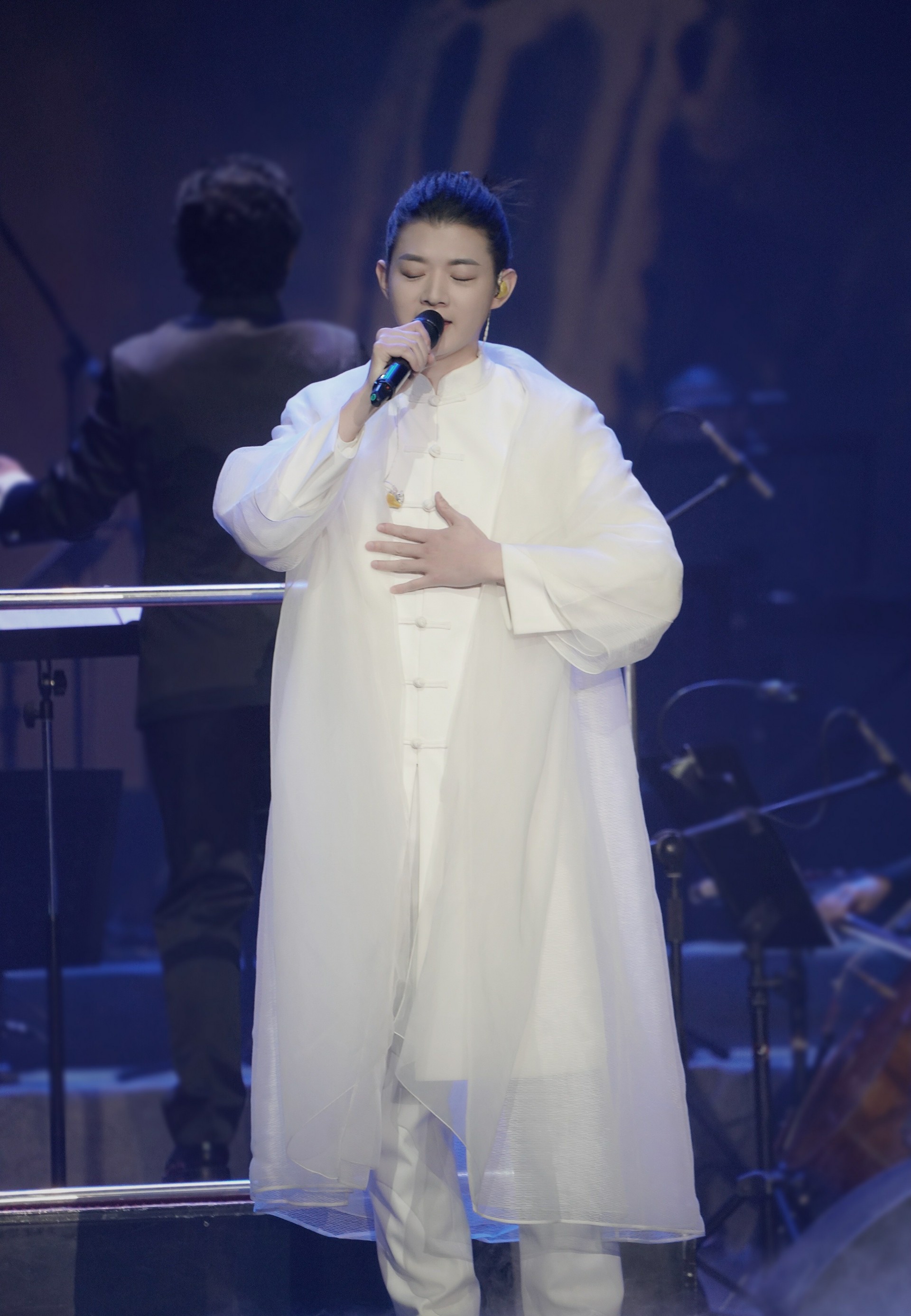  p>《归来是少年》是 a target="_blank" href="/item/霍尊/8787306"