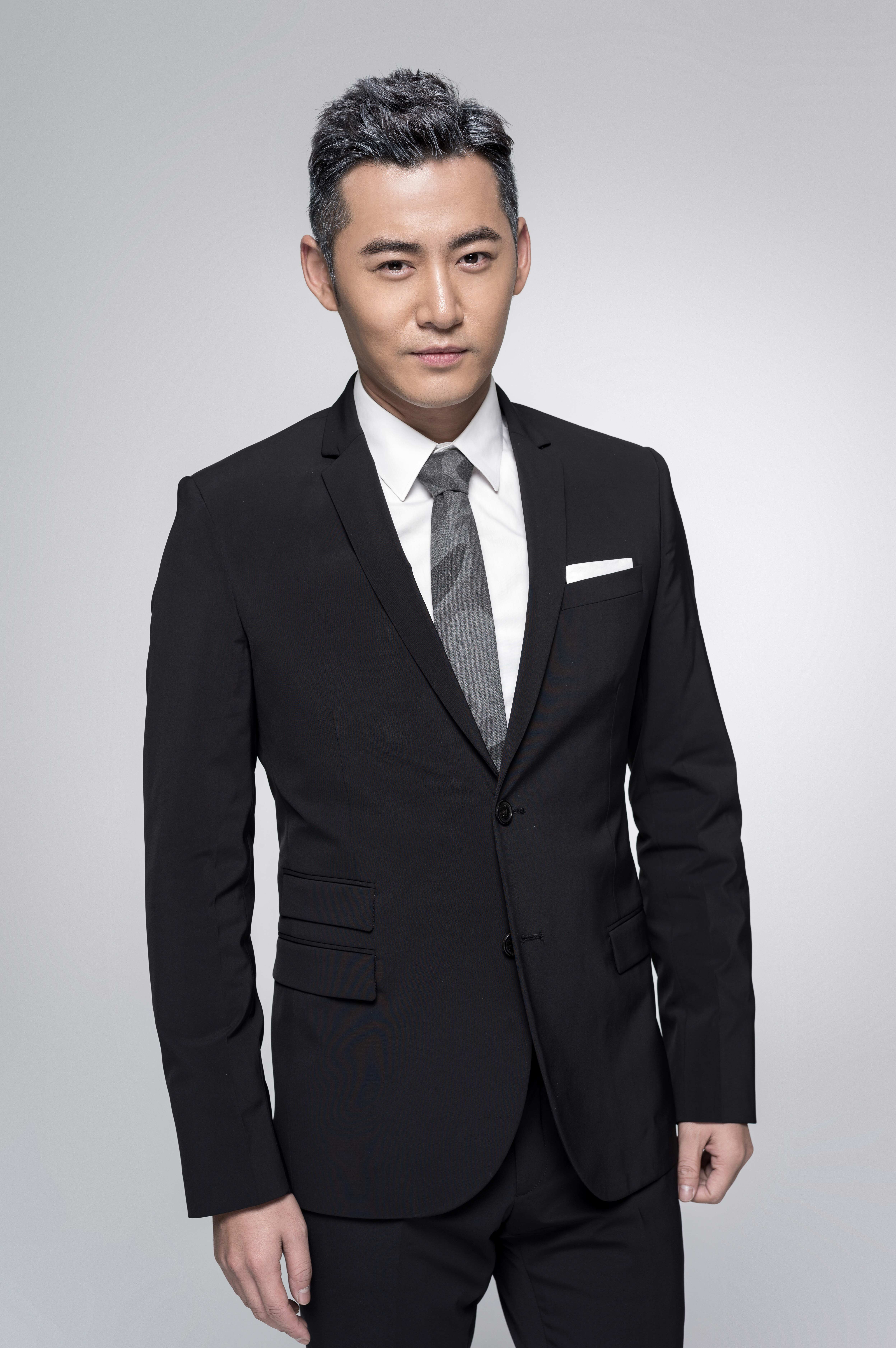  p>魏巍(kk),1983年4月21日生于黑龙江省哈尔滨市,中国内地主持人