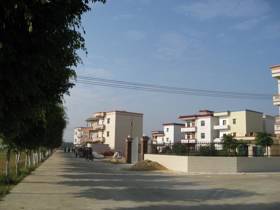  p>下坡村是广东省吴川市 a href="#">振文镇 /a>泗岸村委会所辖的一