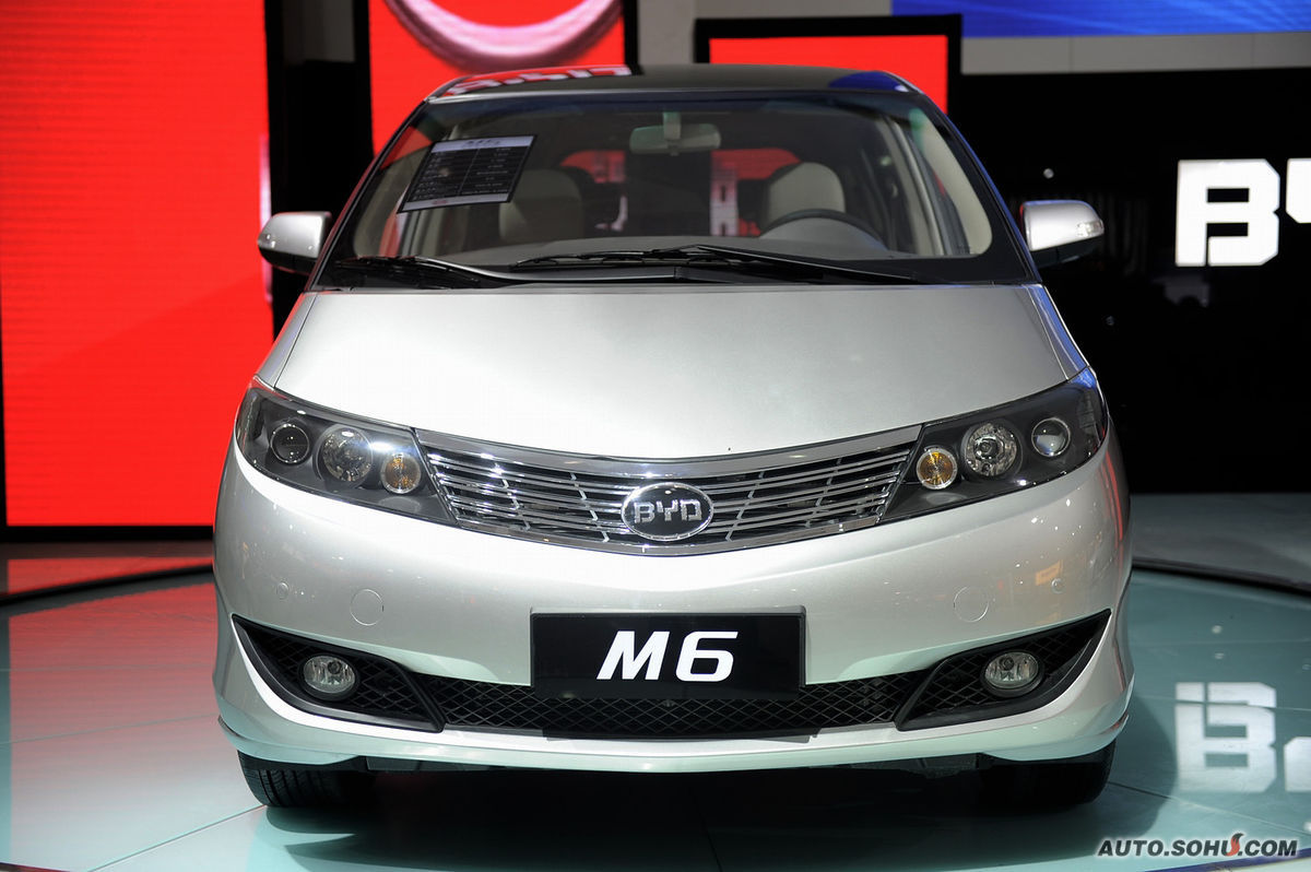 比亚迪m6