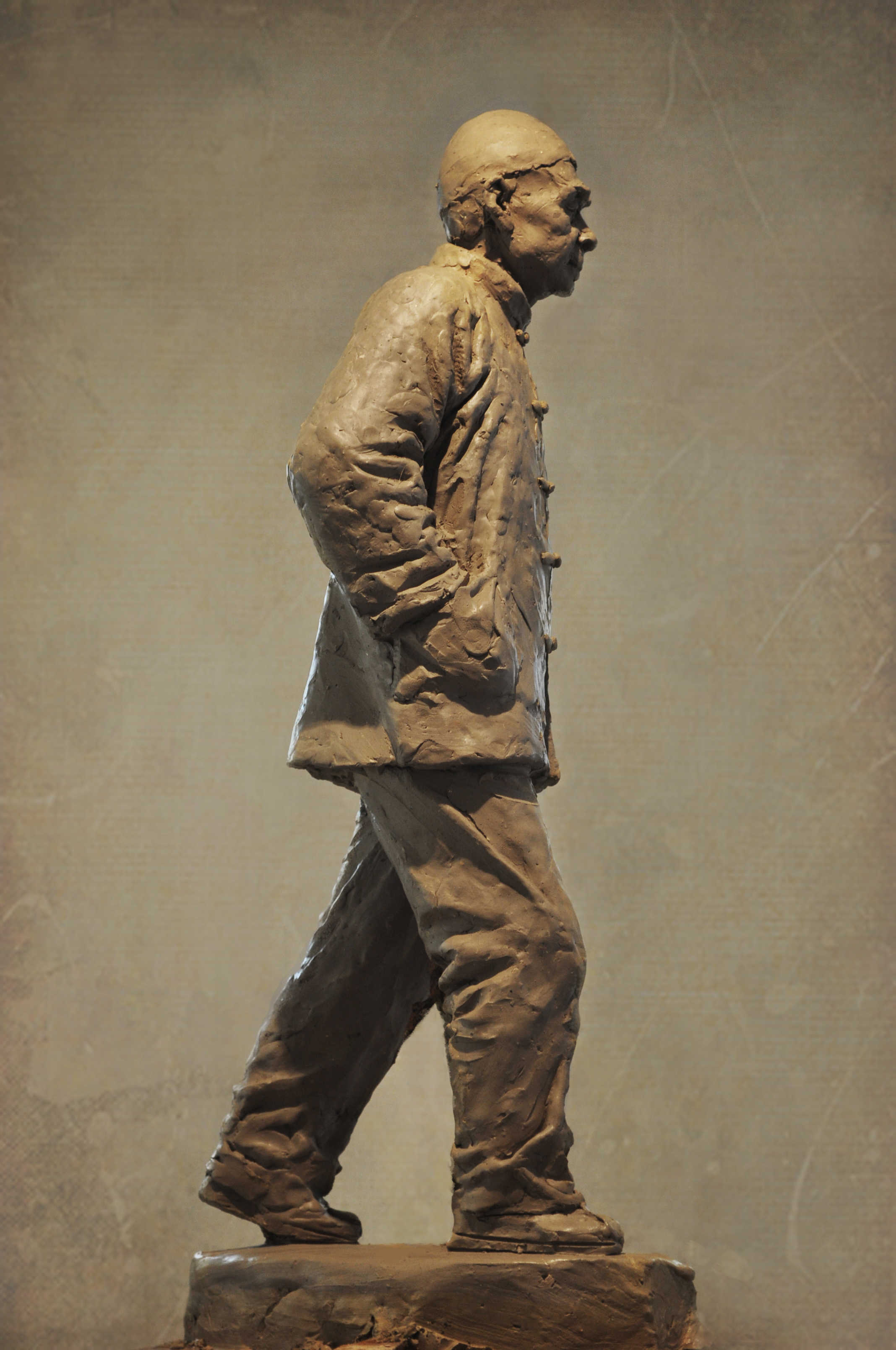 中国当代著名国家级雕塑大师,新中国国礼艺术大师,人民功勋艺术家