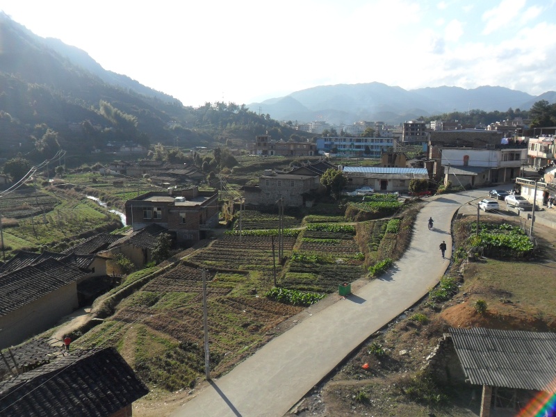  p>玉南村隶属于福建省安溪县长坑乡,海拔854米.原名华地.