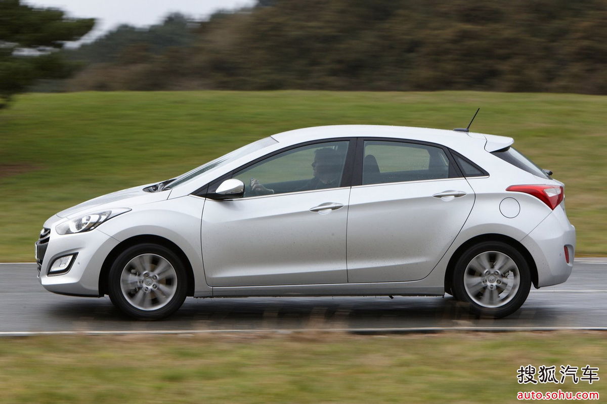  p>现代i30是现代为欧洲消费者特别研发的首款掀背版/wagon车型.