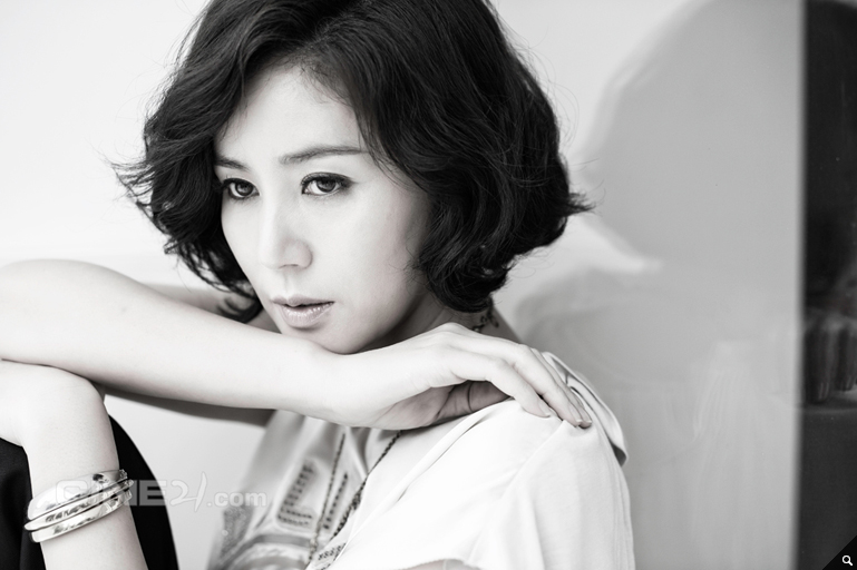  p>金成铃(         ),1967年2月8日出生于首尔,韩国女演员,毕业于