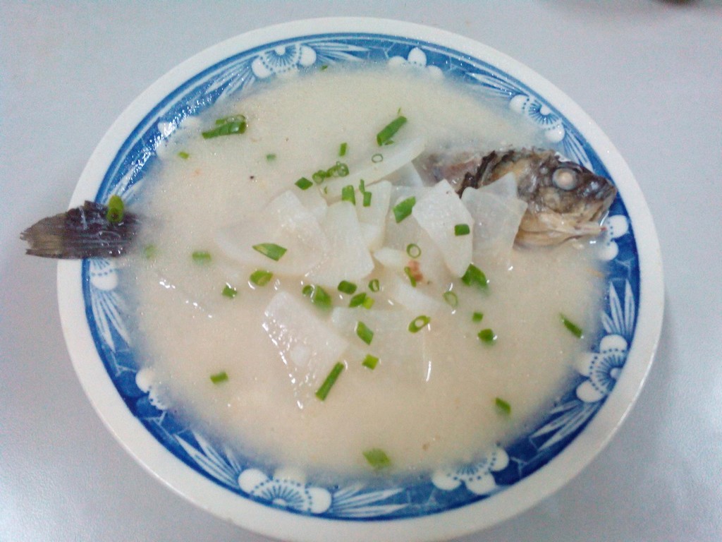 鲫鱼萝卜汤