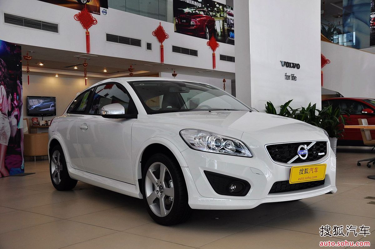 身为沃尔沃旗下全新的入门车款,c30借由着掀背设定与全新家族风格设计