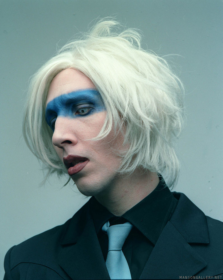  p>玛丽莲·曼森(marilyn manson),1969年1月5日出生于美国 a target=