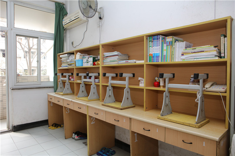  p>杭州市 a target="_blank" href="/item/源清中学">源清中学 /a>建