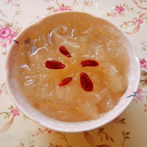 冰糖枸杞银耳汤